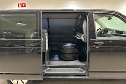 Musta Volkswagen TRANSPORTER 2023 kuva 26.