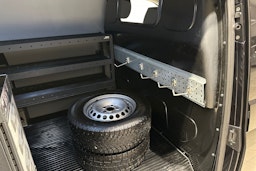 Musta Volkswagen TRANSPORTER 2023 kuva 28.