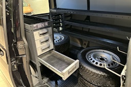 Musta Volkswagen TRANSPORTER 2023 kuva 29.