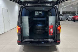 Musta Volkswagen TRANSPORTER 2023 kuva 30.