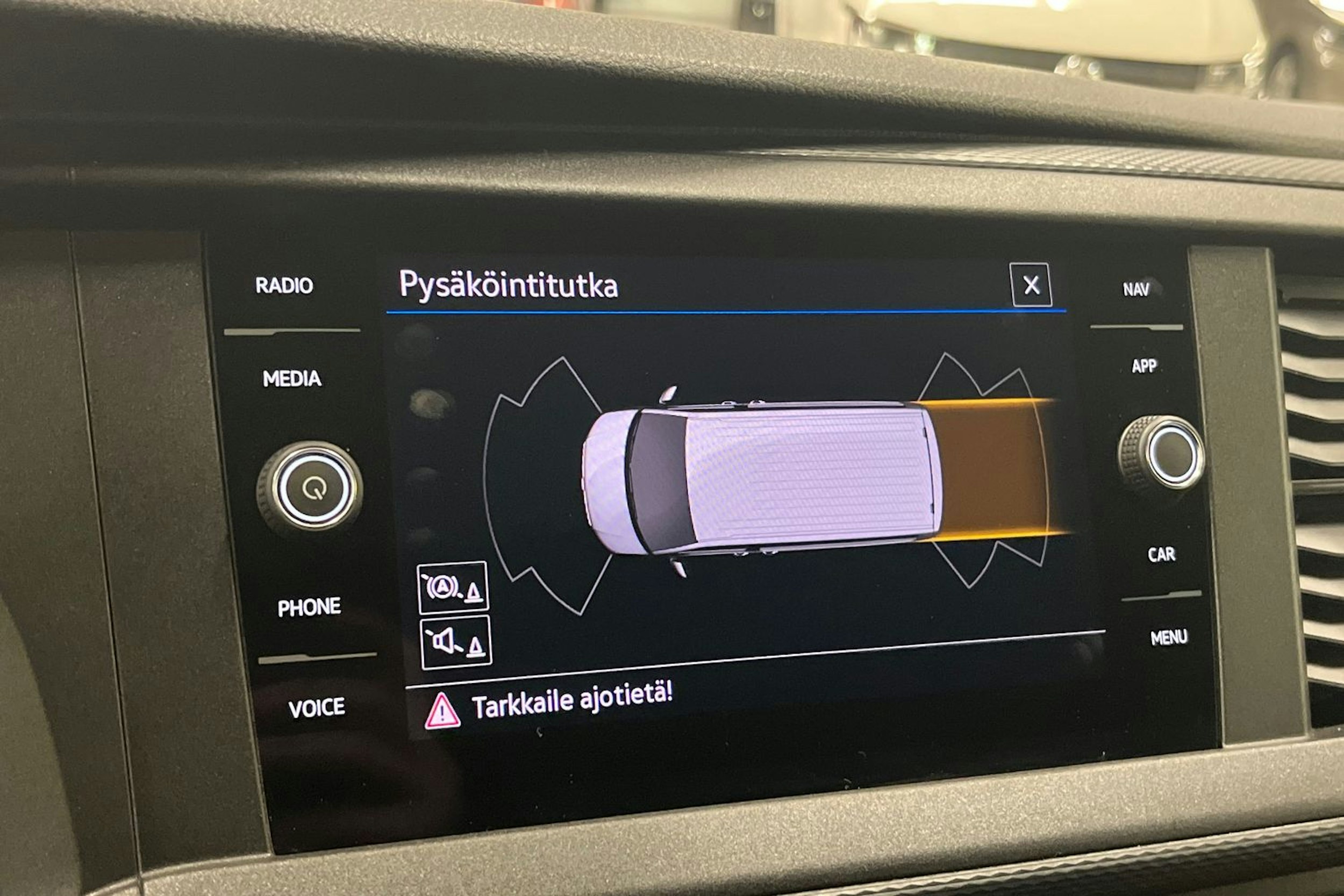 harmaa Volkswagen Transporter 2023 kuva 20.