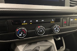 harmaa Volkswagen Transporter 2023 kuva 21.