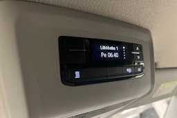 harmaa Volkswagen Transporter 2023 kuva 24.