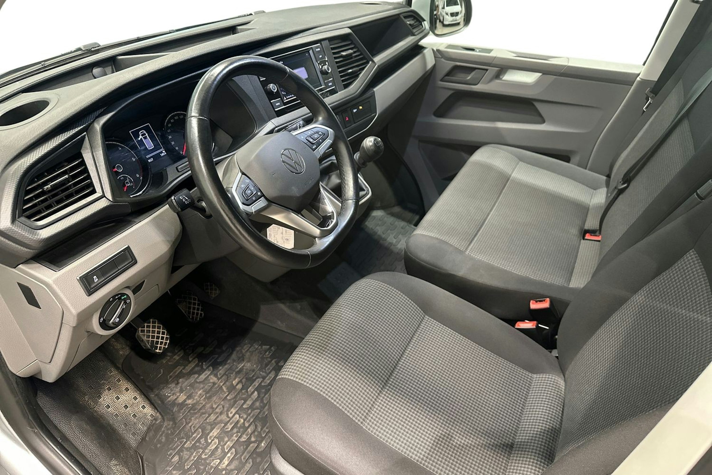 Harmaa Volkswagen TRANSPORTER 2023 kuva 9.