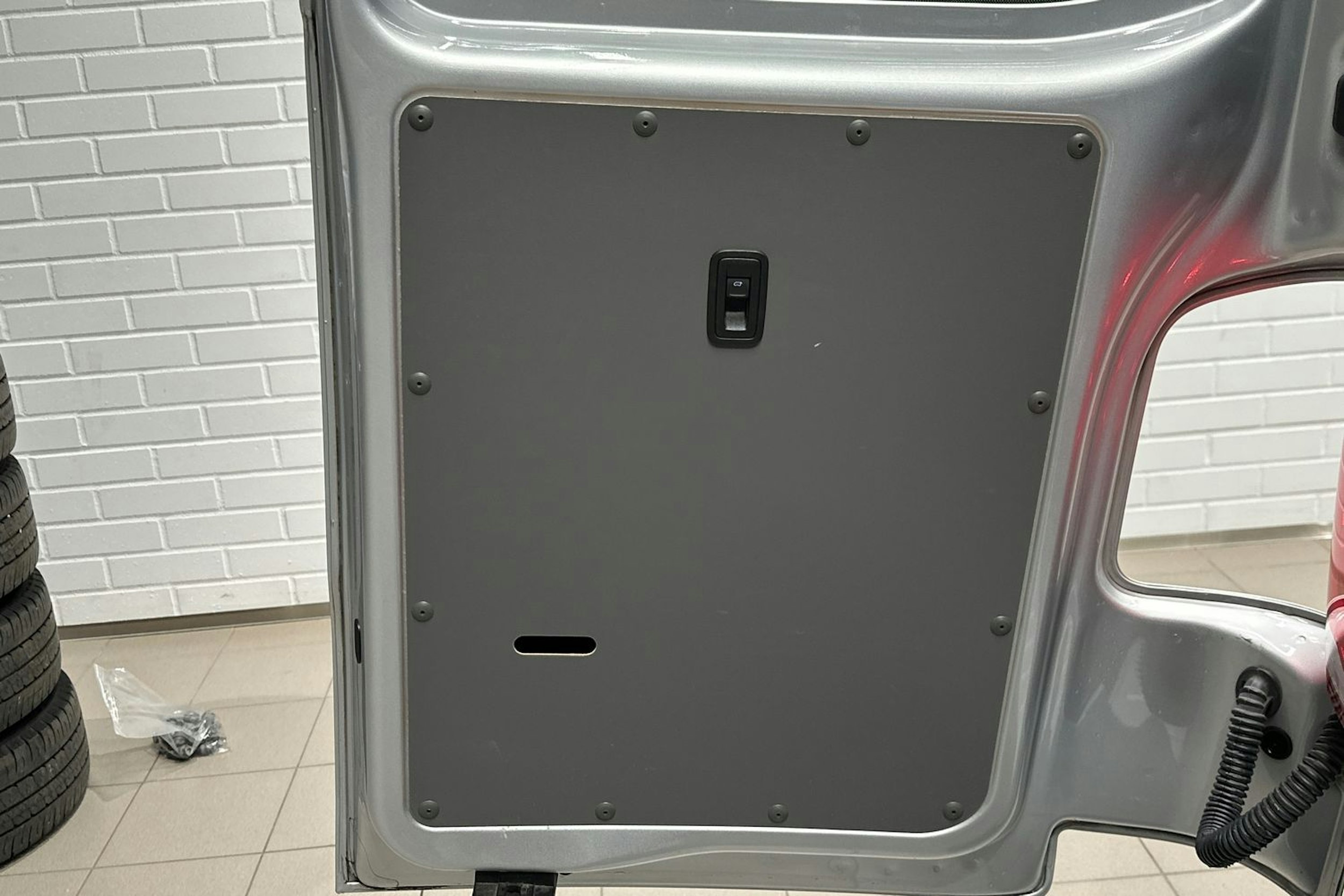 Harmaa Volkswagen TRANSPORTER 2023 kuva 17.