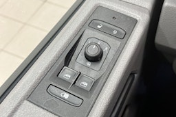 Harmaa Volkswagen TRANSPORTER 2023 kuva 32.