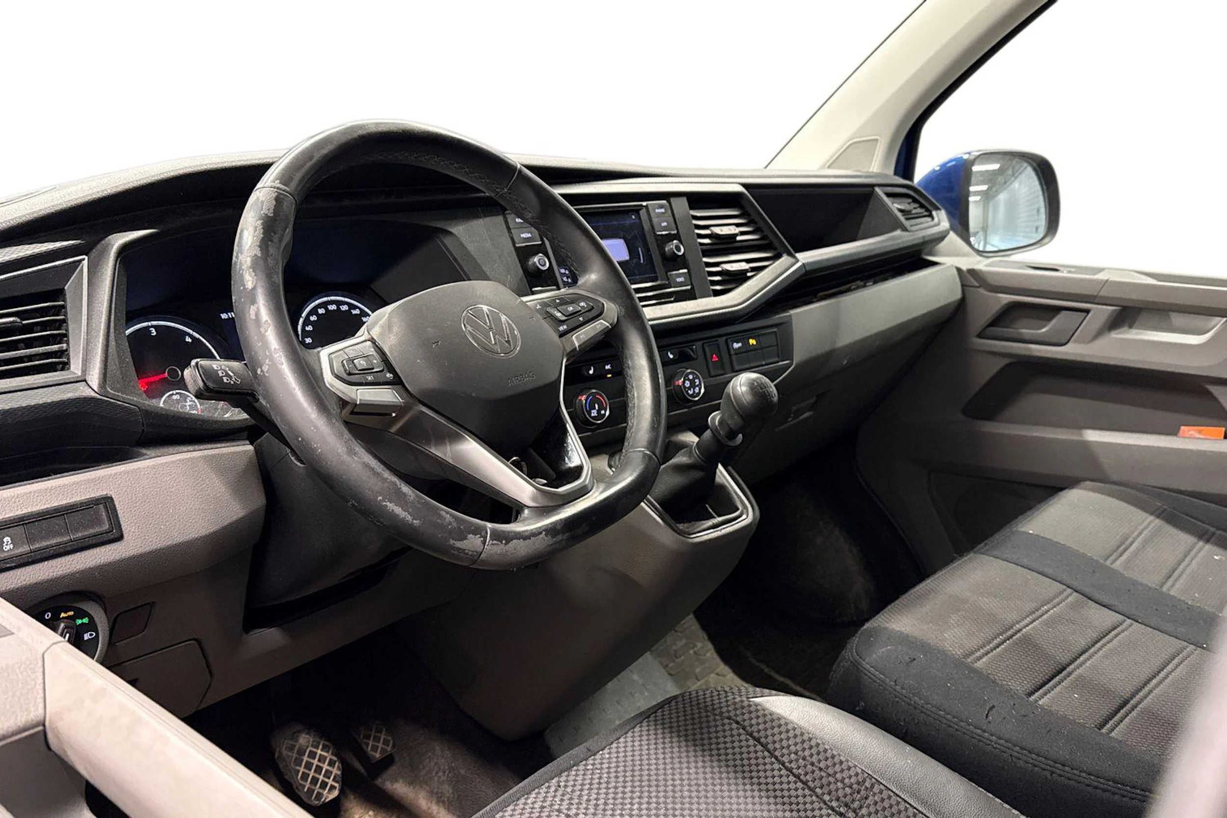 sininen Volkswagen Transporter 2023 kuva 3.