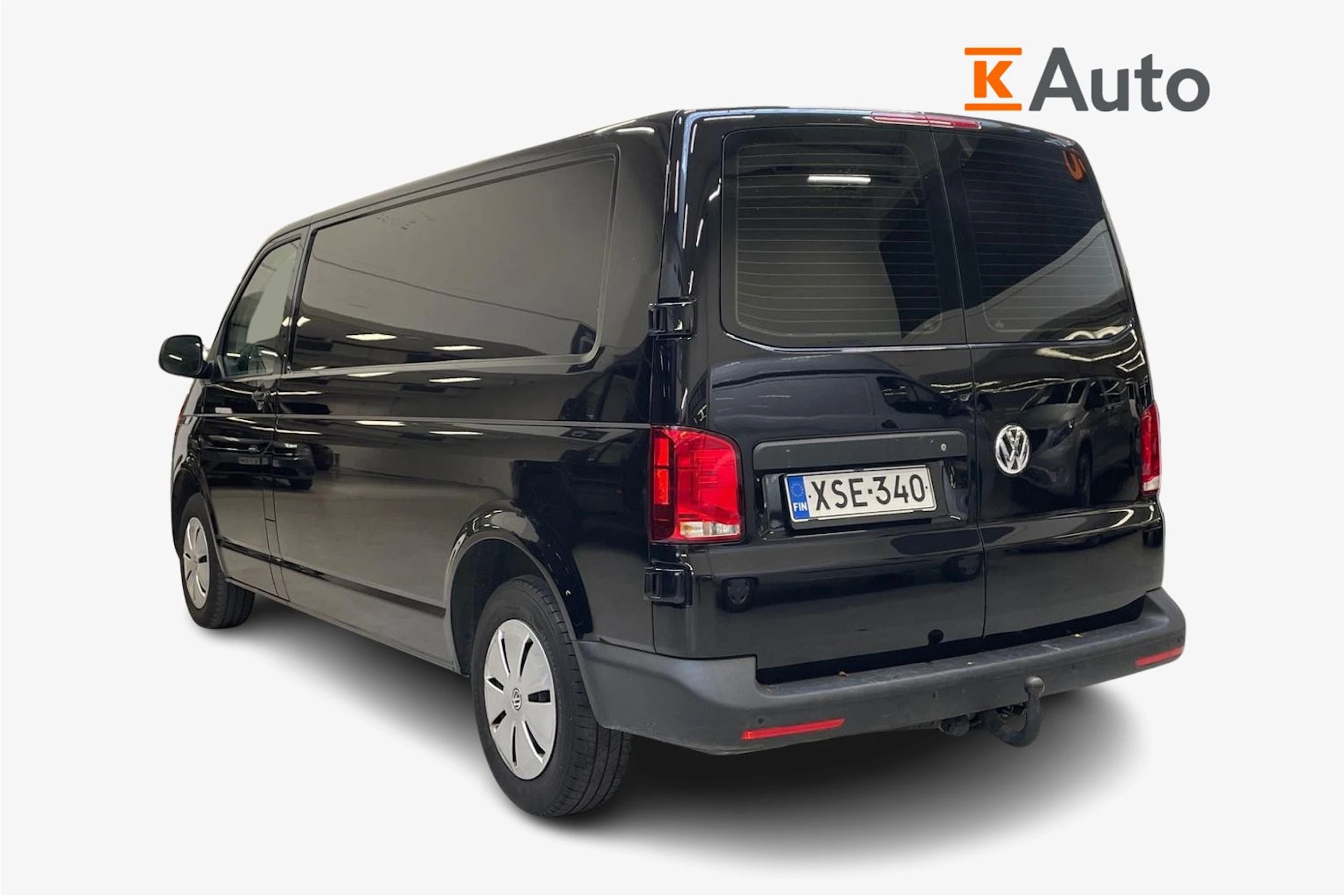 musta Volkswagen Transporter 2023 kuva 2.