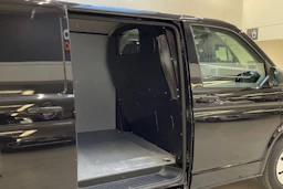 musta Volkswagen Transporter 2023 kuva 14.
