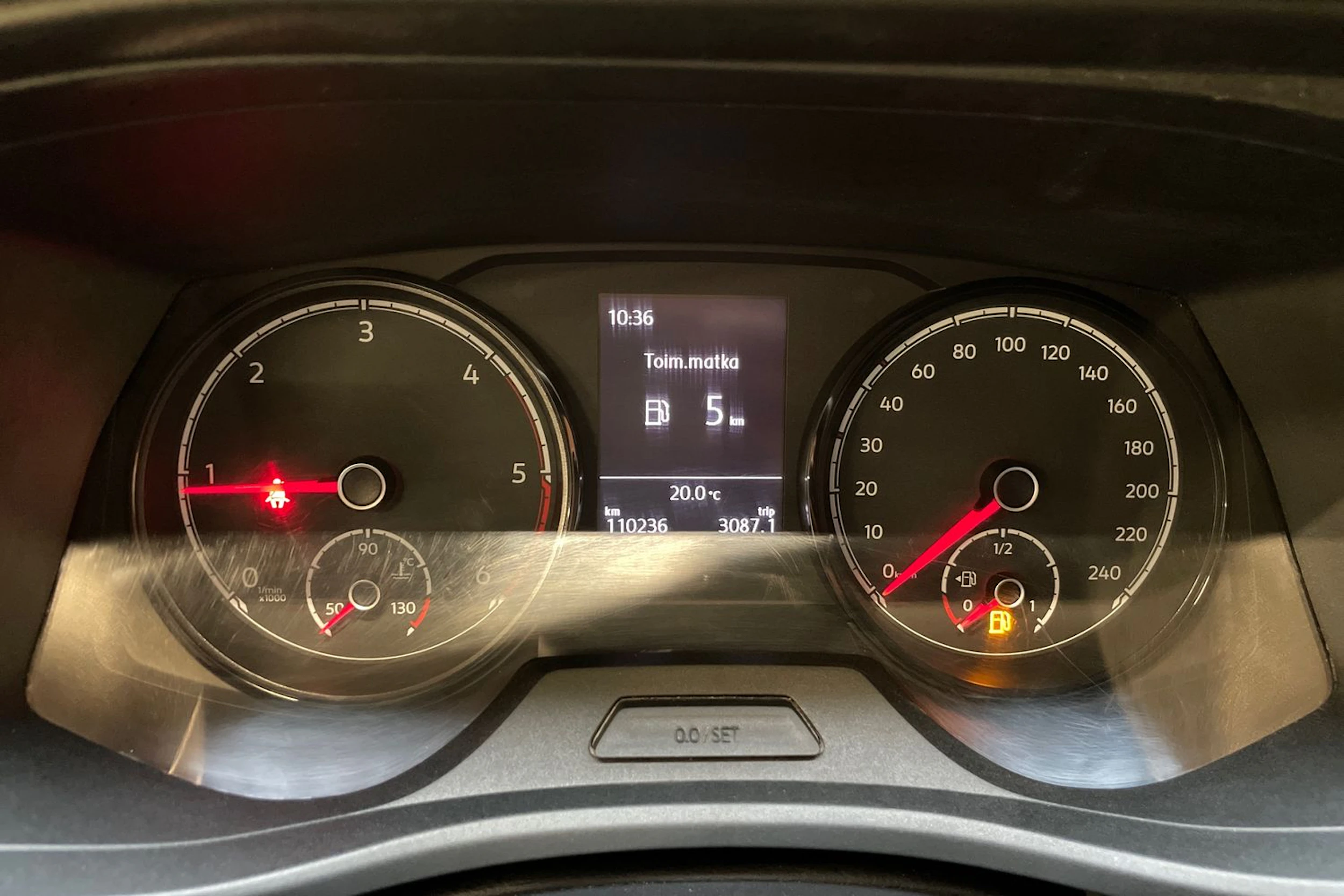 musta Volkswagen Transporter 2023 kuva 19.
