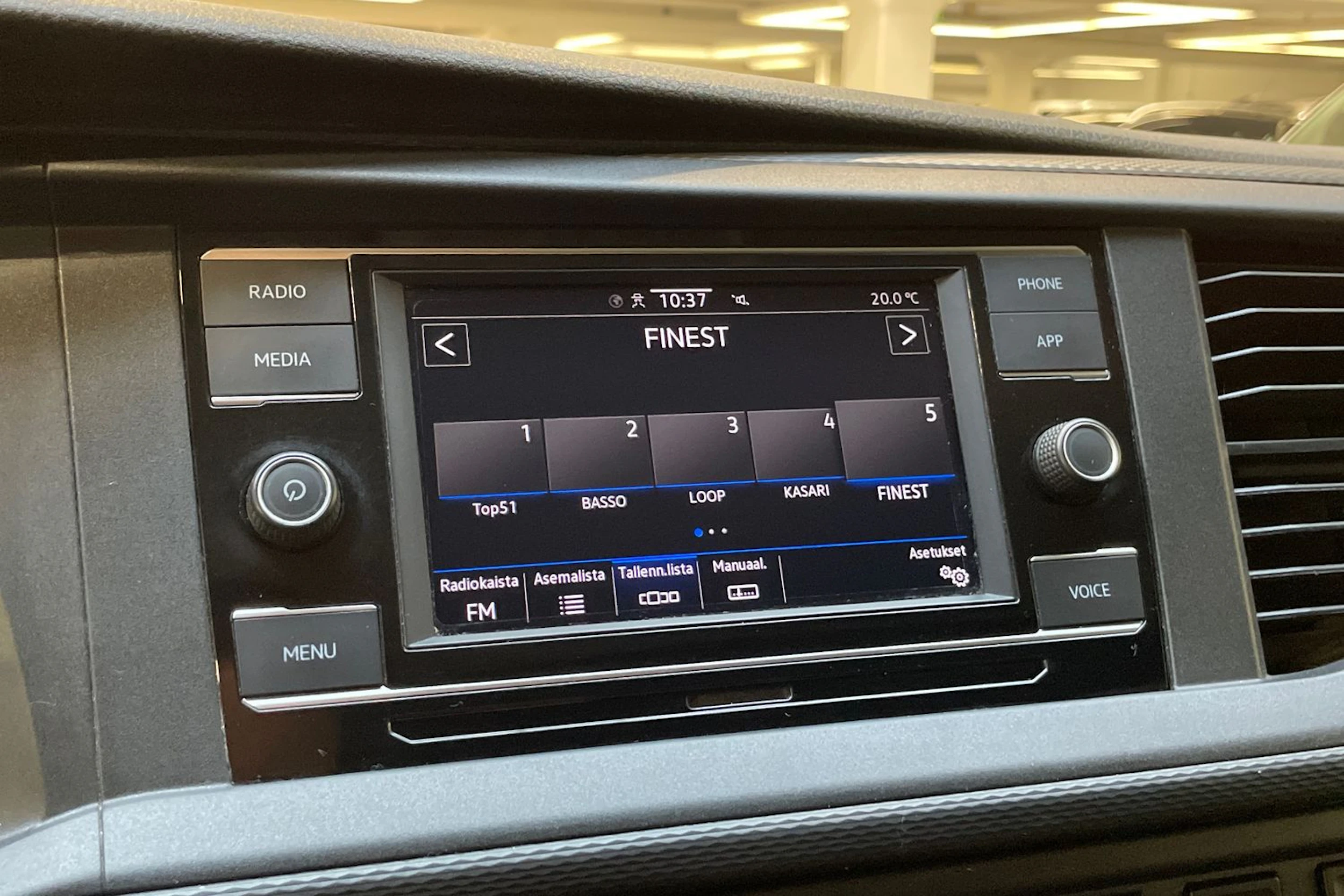 musta Volkswagen Transporter 2023 kuva 21.