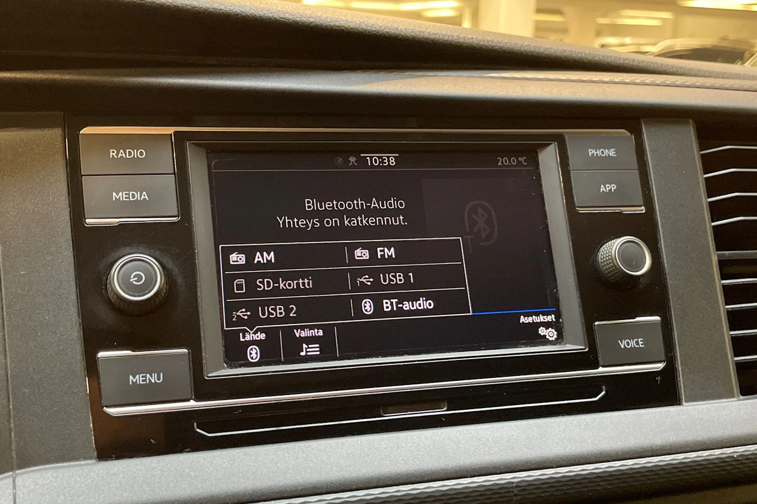 musta Volkswagen Transporter 2023 kuva 22.