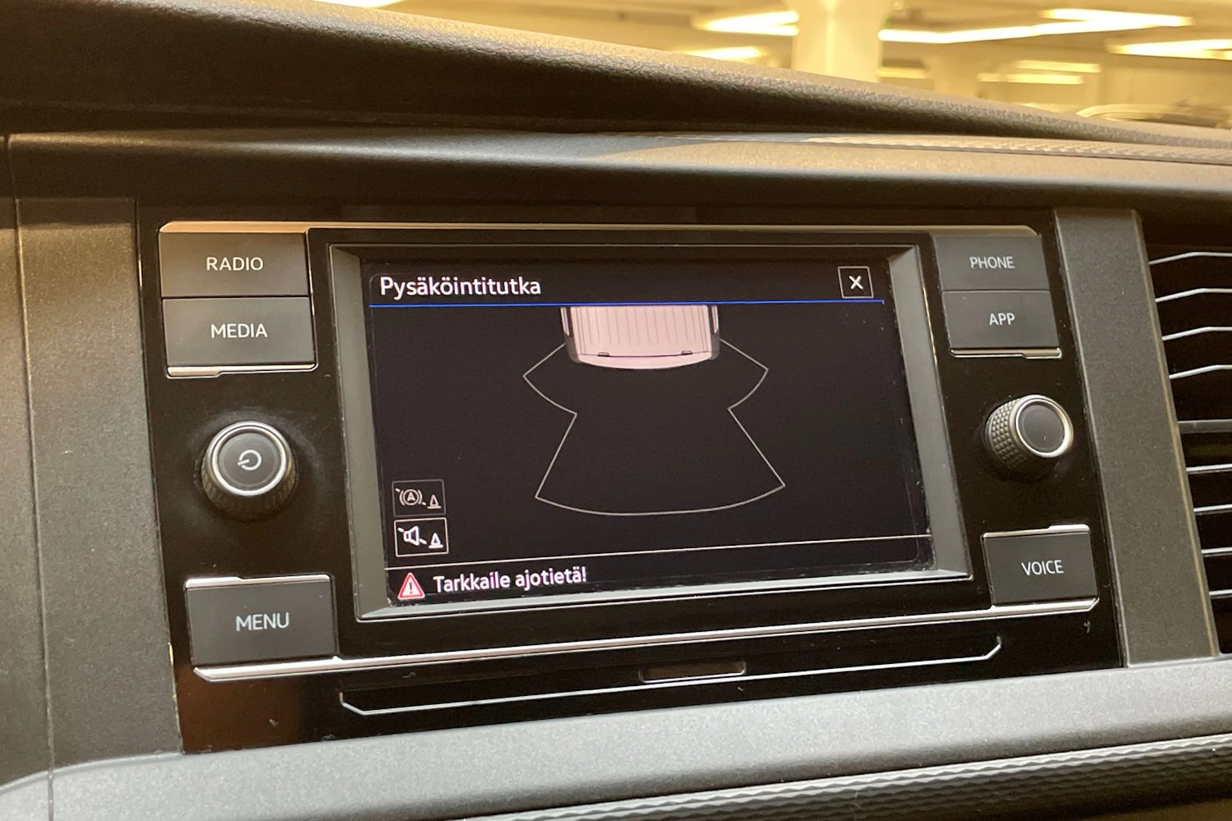 musta Volkswagen Transporter 2023 kuva 25.