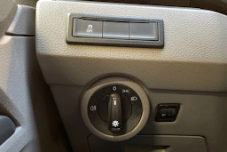 musta Volkswagen Transporter 2023 kuva 28.