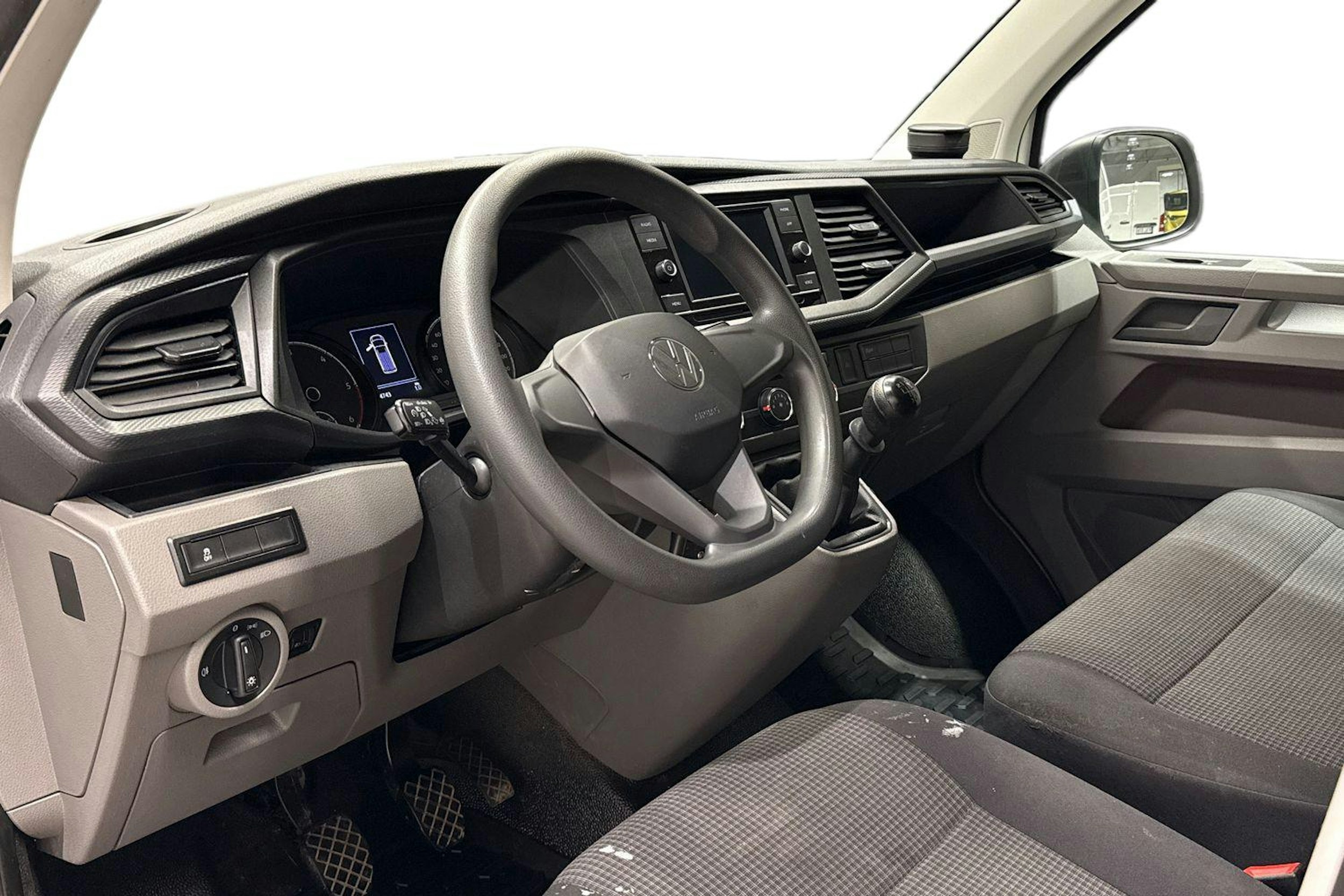 Valkoinen Volkswagen TRANSPORTER 2023 kuva 8.
