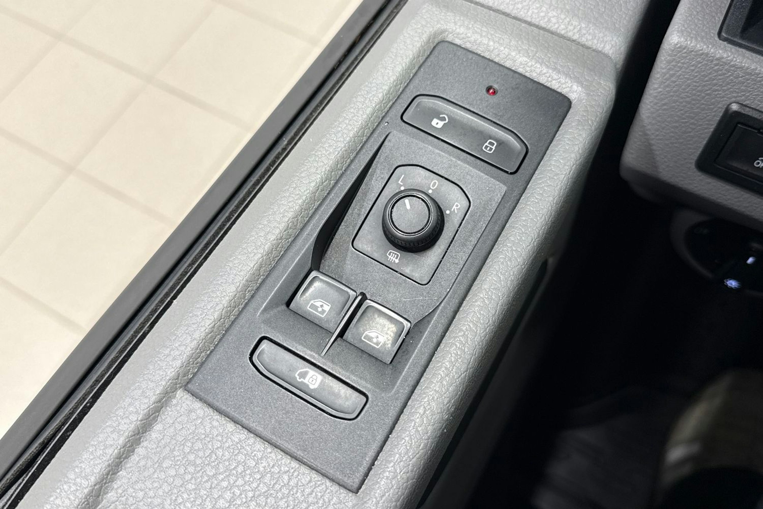 Valkoinen Volkswagen TRANSPORTER 2023 kuva 20.