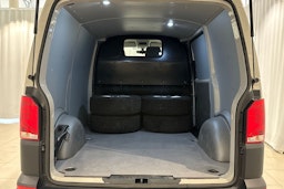 harmaa Volkswagen Transporter 2023 kuva 15.