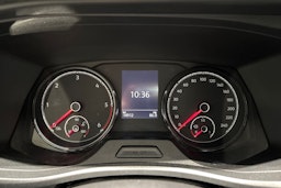 harmaa Volkswagen Transporter 2023 kuva 17.