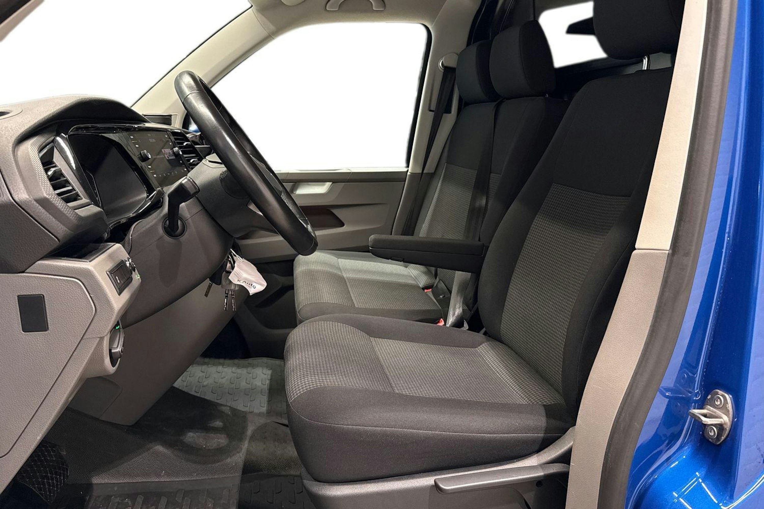 Sininen Volkswagen TRANSPORTER 2023 kuva 8.