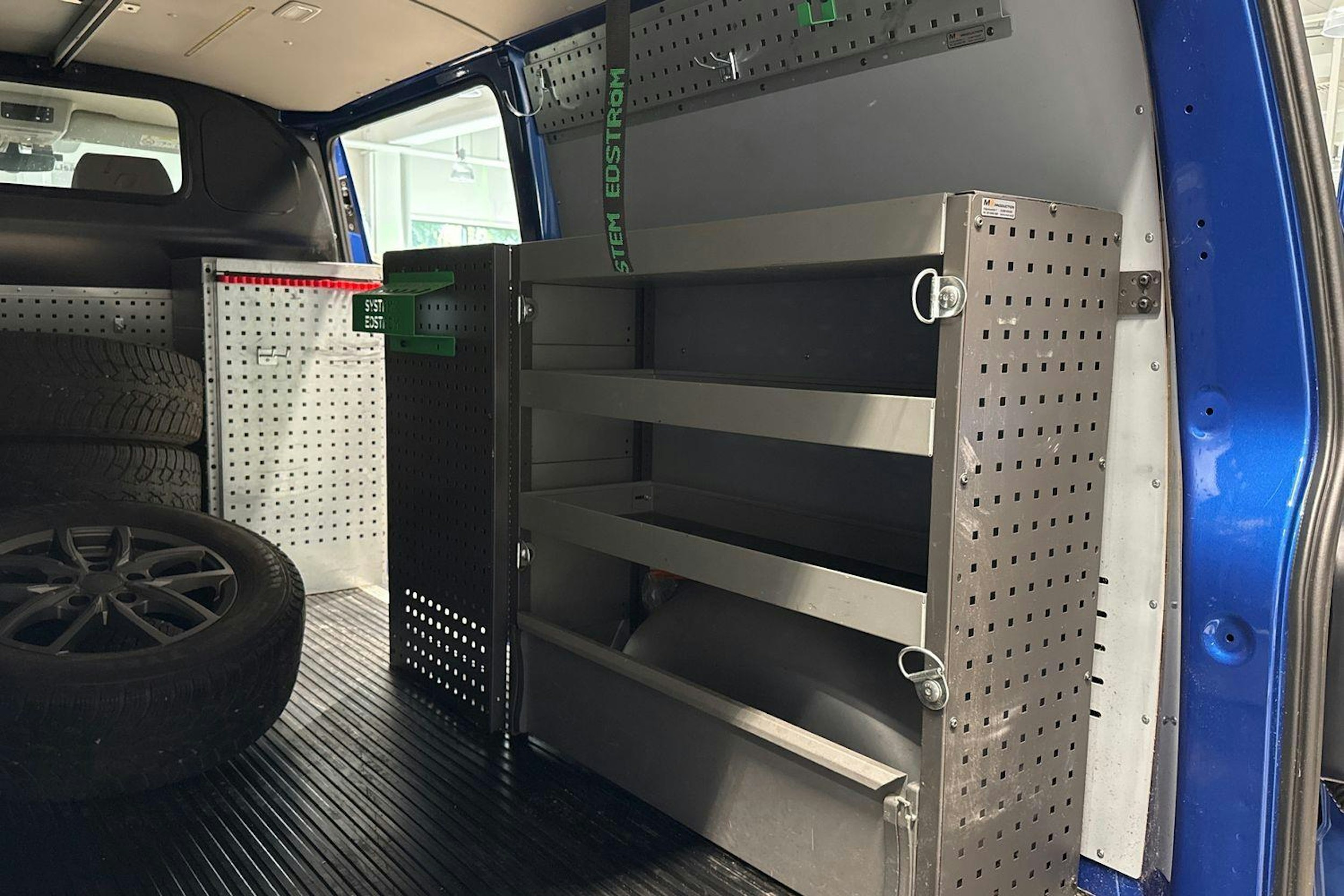 Sininen Volkswagen TRANSPORTER 2023 kuva 13.