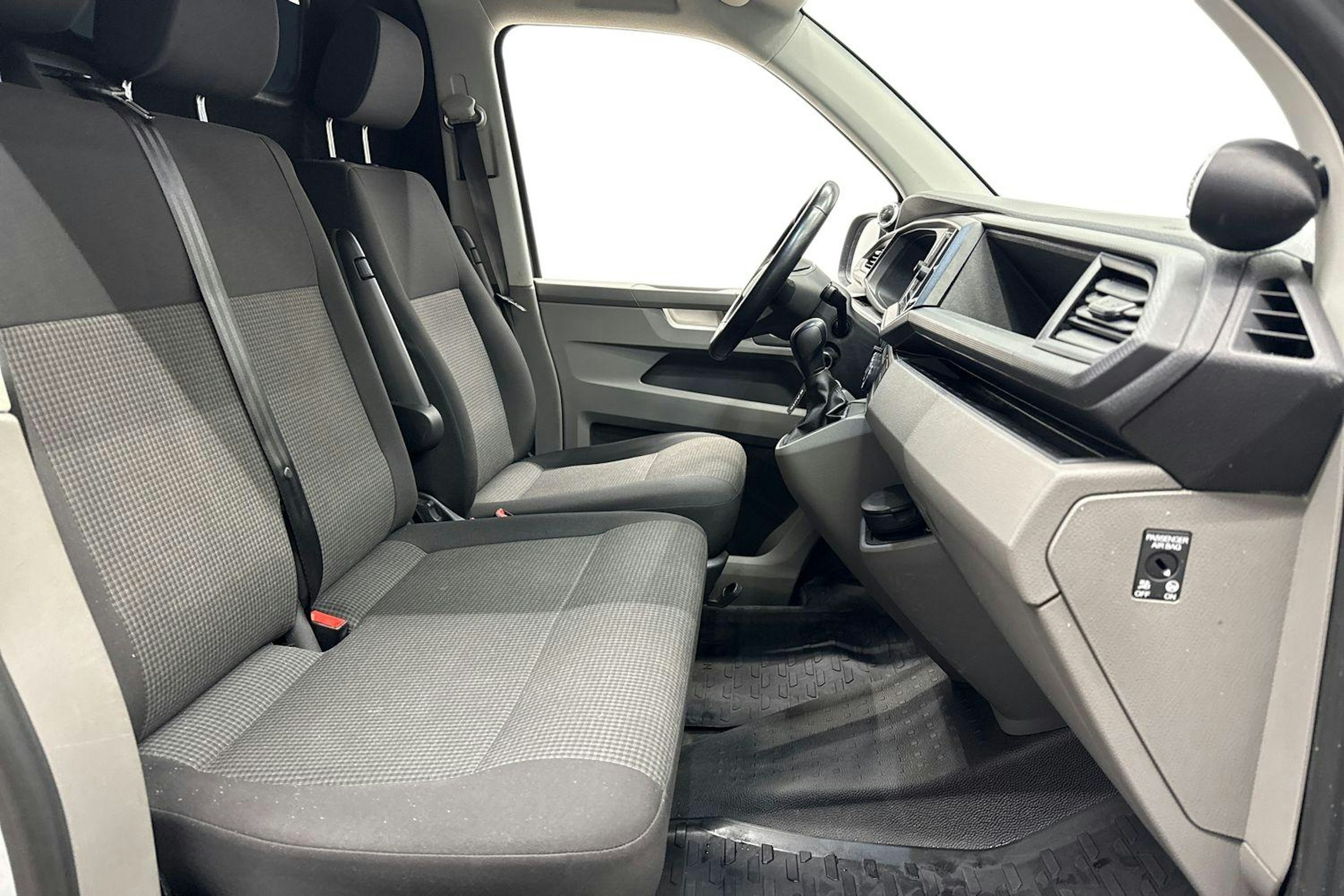 Harmaa Volkswagen TRANSPORTER 2024 kuva 8.