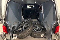 Harmaa Volkswagen TRANSPORTER 2024 kuva 11.