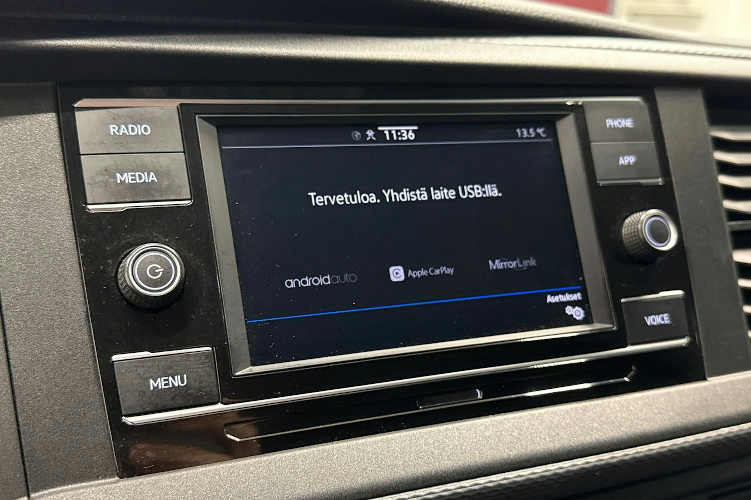 Harmaa Volkswagen TRANSPORTER 2024 kuva 18.