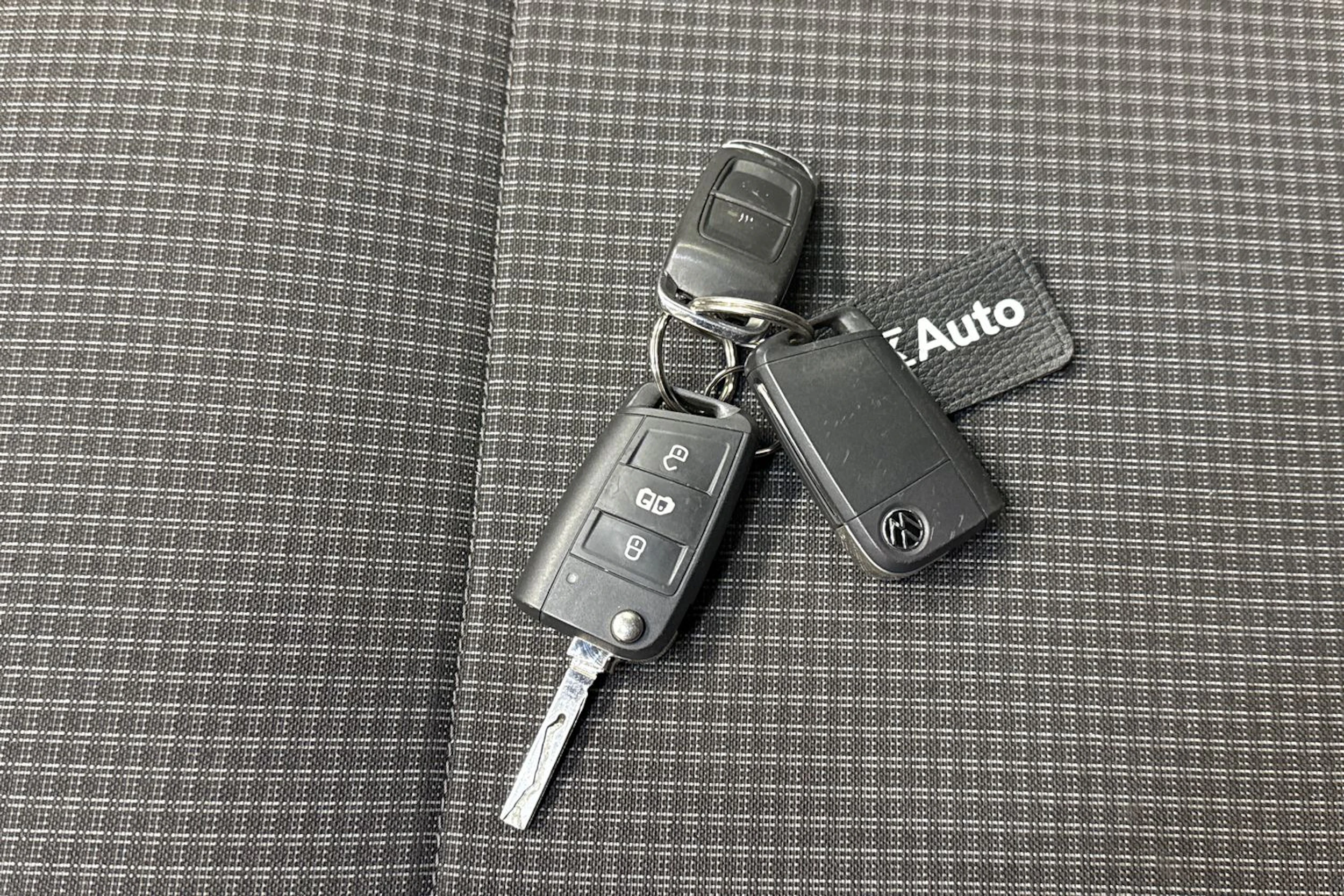 Harmaa Volkswagen TRANSPORTER 2024 kuva 25.