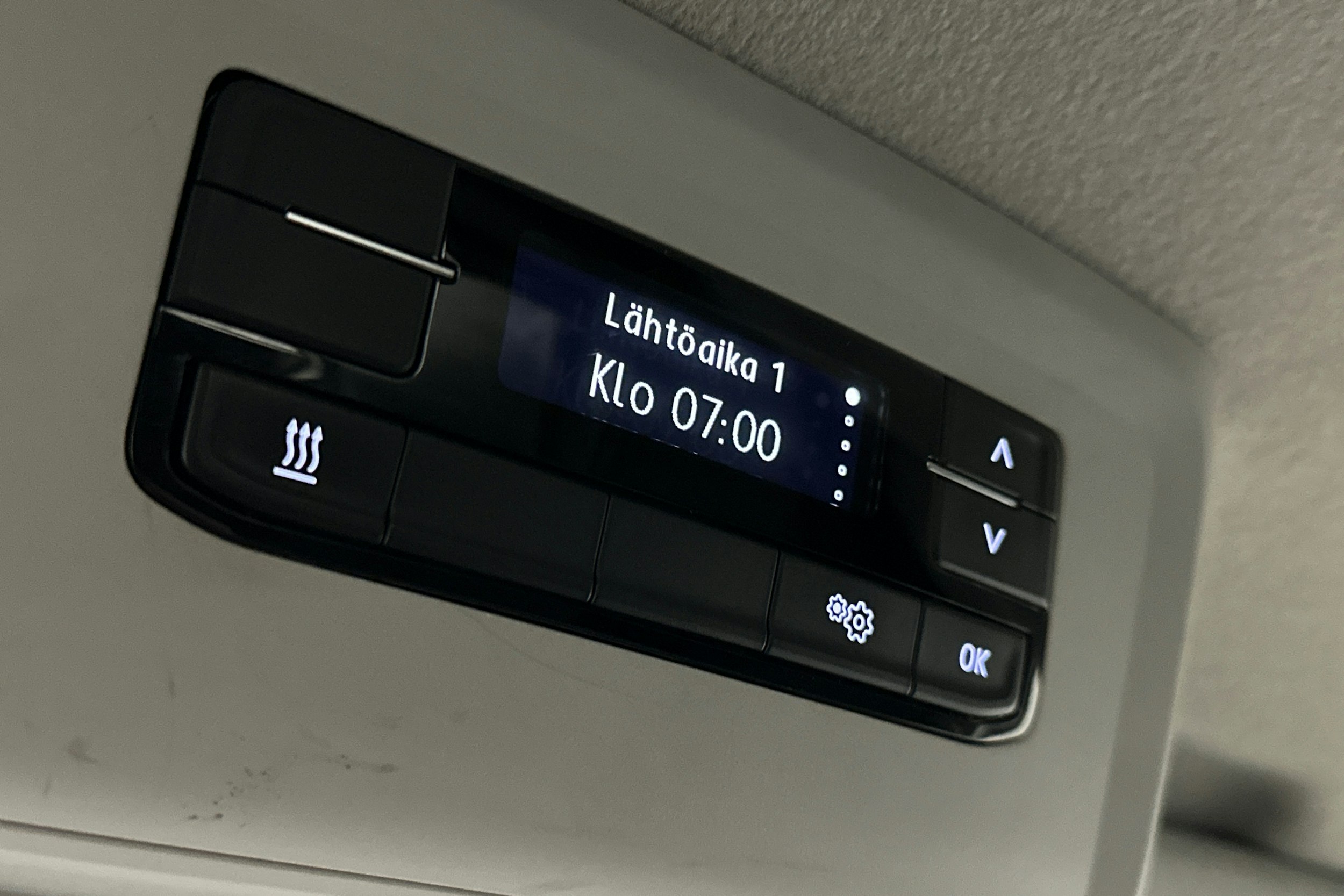 valkoinen Volkswagen Transporter 2024 kuva 19.