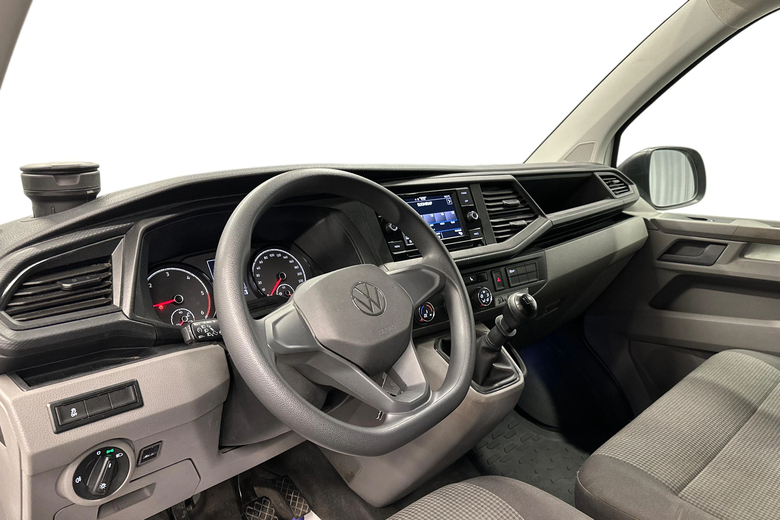 valkoinen Volkswagen Transporter 2024 kuva 6.