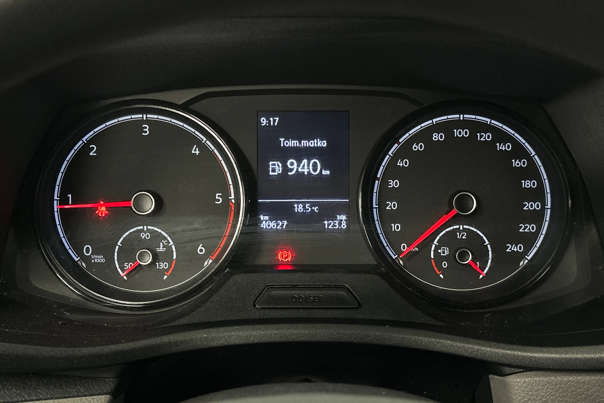 valkoinen Volkswagen Transporter 2024 kuva 12.