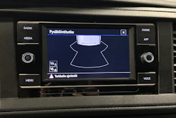 valkoinen Volkswagen Transporter 2024 kuva 21.