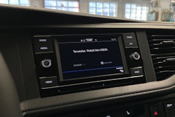 valkoinen Volkswagen Transporter 2024 kuva 15.