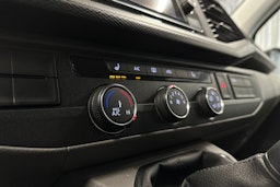 valkoinen Volkswagen Transporter 2024 kuva 17.