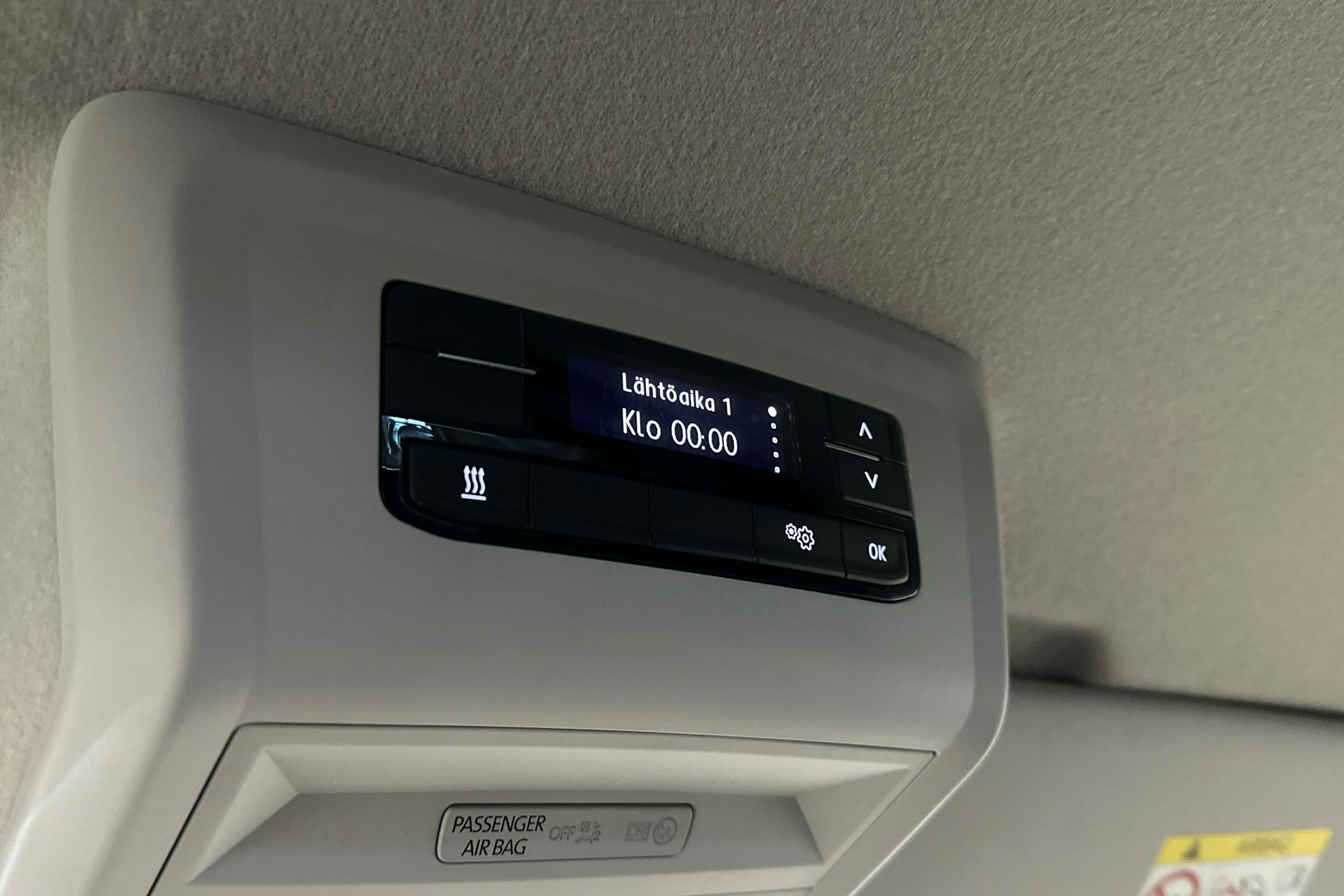 valkoinen Volkswagen Transporter 2024 kuva 18.