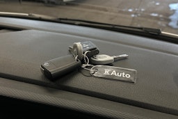 valkoinen Volkswagen Transporter 2024 kuva 22.