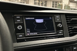 valkoinen Volkswagen Transporter 2024 kuva 16.