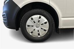 valkoinen Volkswagen Transporter 2024 kuva 11.