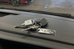 valkoinen Volkswagen Transporter 2024 kuva 21.