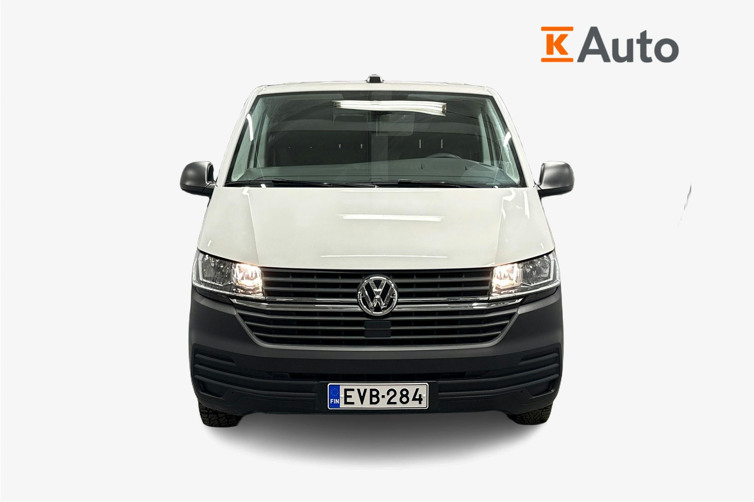valkoinen Volkswagen Transporter 2024 kuva 5.