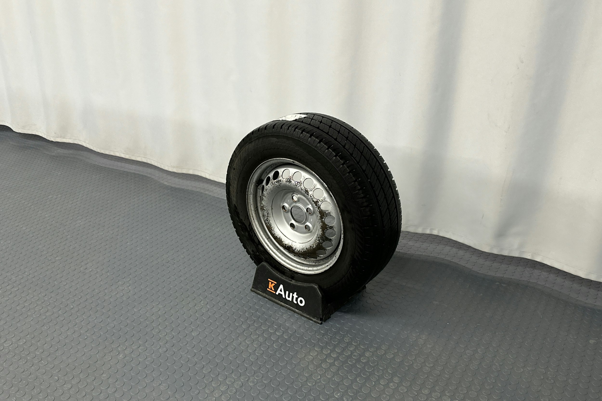 valkoinen Volkswagen Transporter 2024 kuva 13.