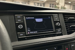 valkoinen Volkswagen Transporter 2024 kuva 16.