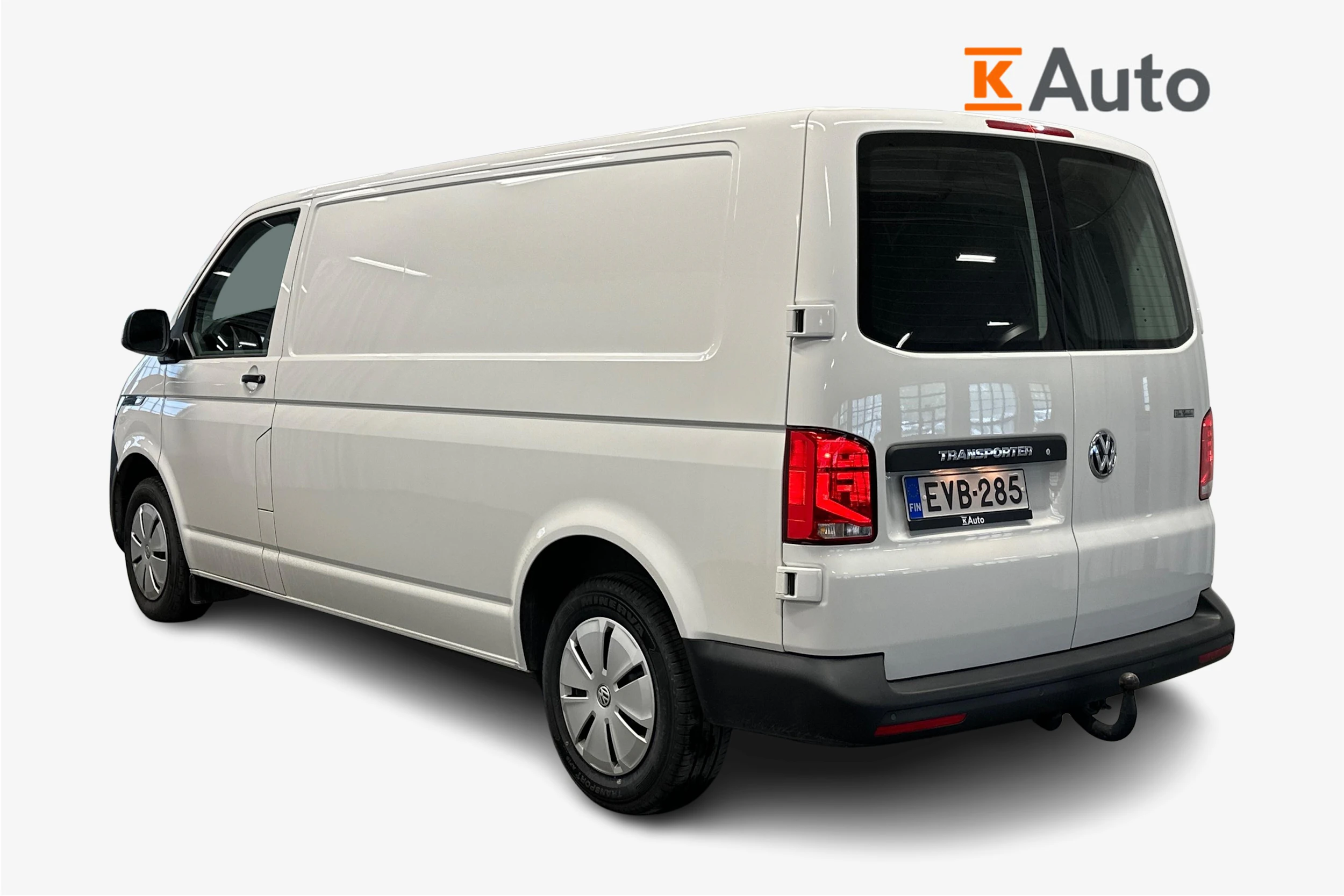 valkoinen Volkswagen Transporter 2024 kuva 2.