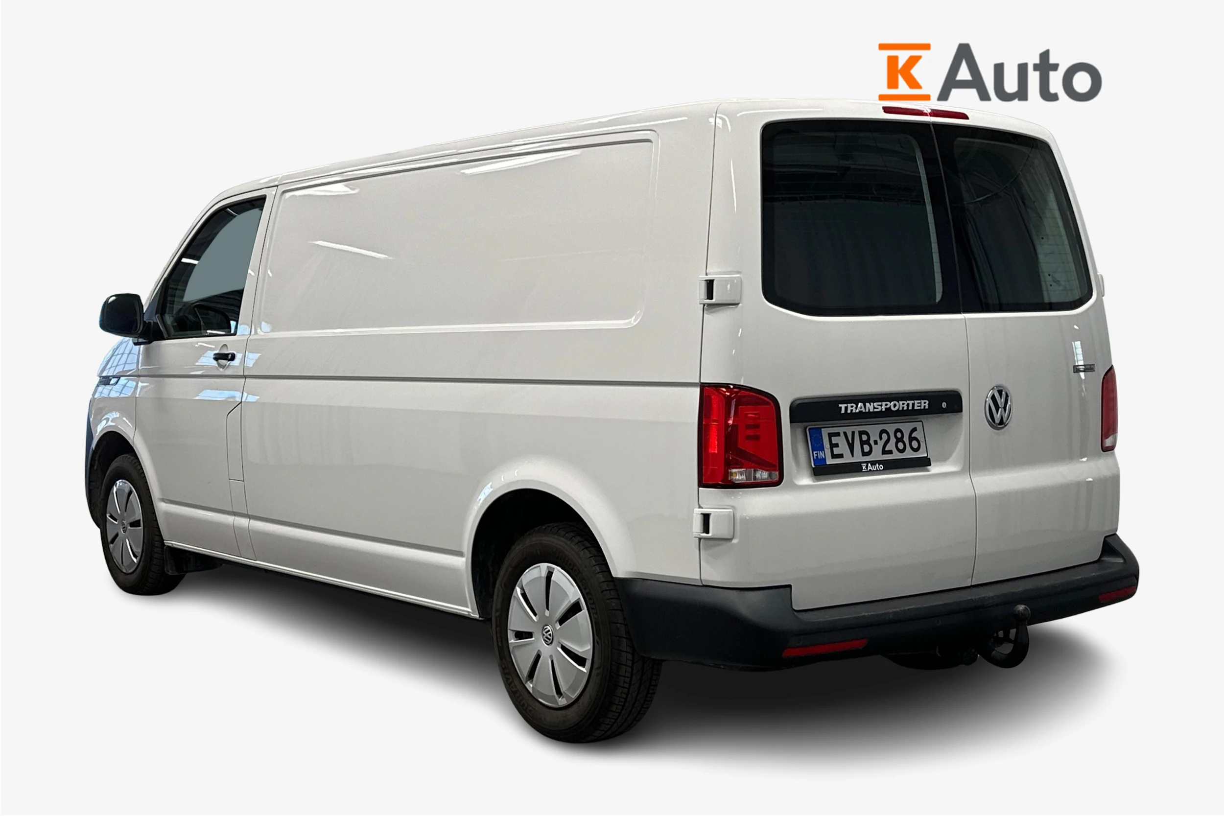 valkoinen Volkswagen Transporter 2024 kuva 2.