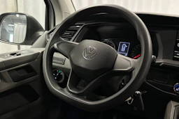valkoinen Volkswagen Transporter 2024 kuva 13.