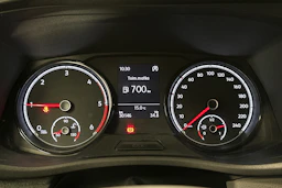valkoinen Volkswagen Transporter 2024 kuva 14.