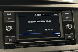 valkoinen Volkswagen Transporter 2024 kuva 15.