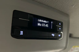 valkoinen Volkswagen Transporter 2024 kuva 18.