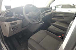 harmaa Volkswagen Transporter 2024 kuva 6.