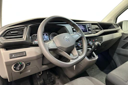 valkoinen Volkswagen Transporter 2024 kuva 6.